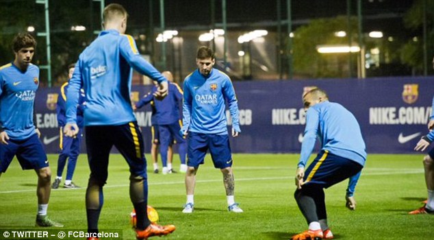 lionel-messi-in-barcelona-training-nov-2015